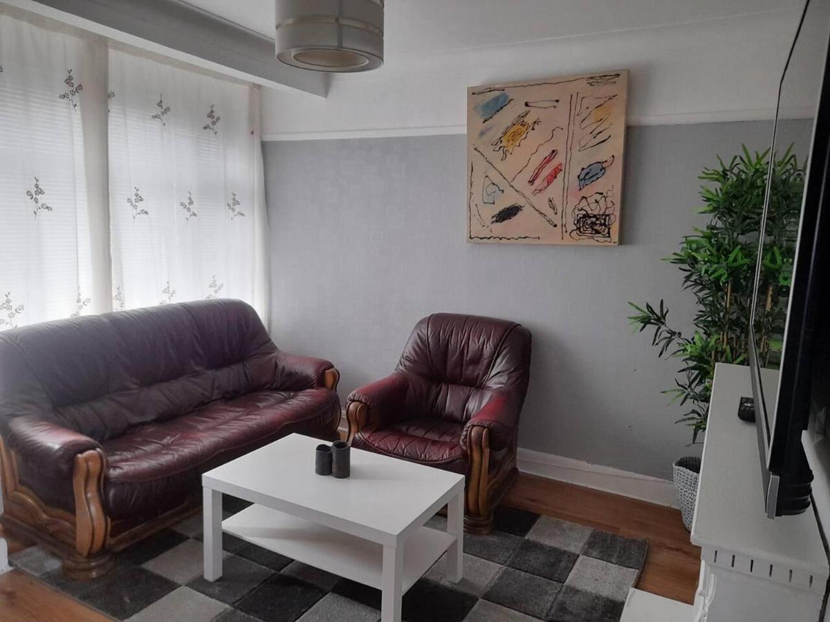Bright 4-Bed House 15 Min To Manchester Centre Vila Exterior foto