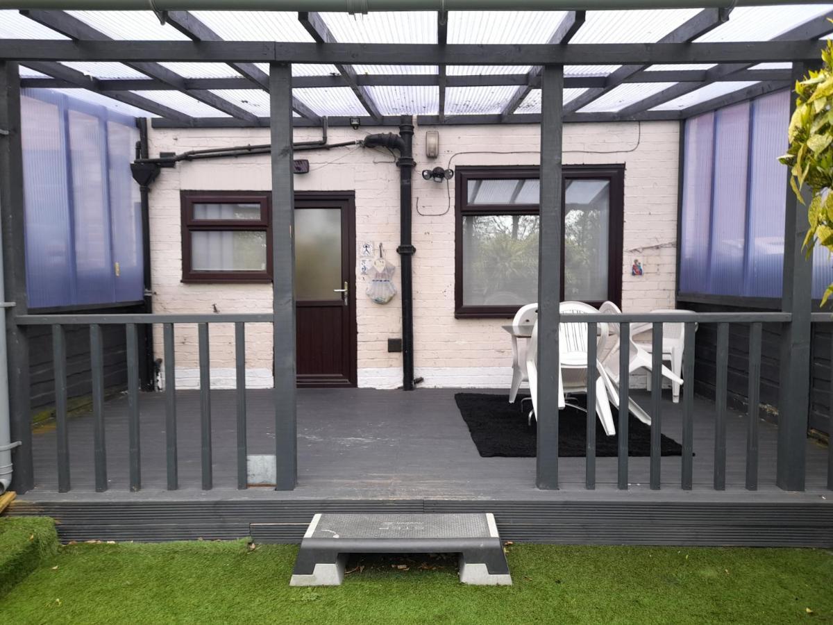 Bright 4-Bed House 15 Min To Manchester Centre Vila Exterior foto