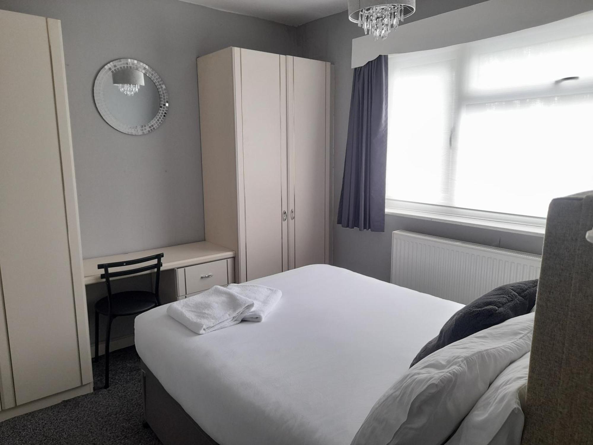 Bright 4-Bed House 15 Min To Manchester Centre Vila Exterior foto