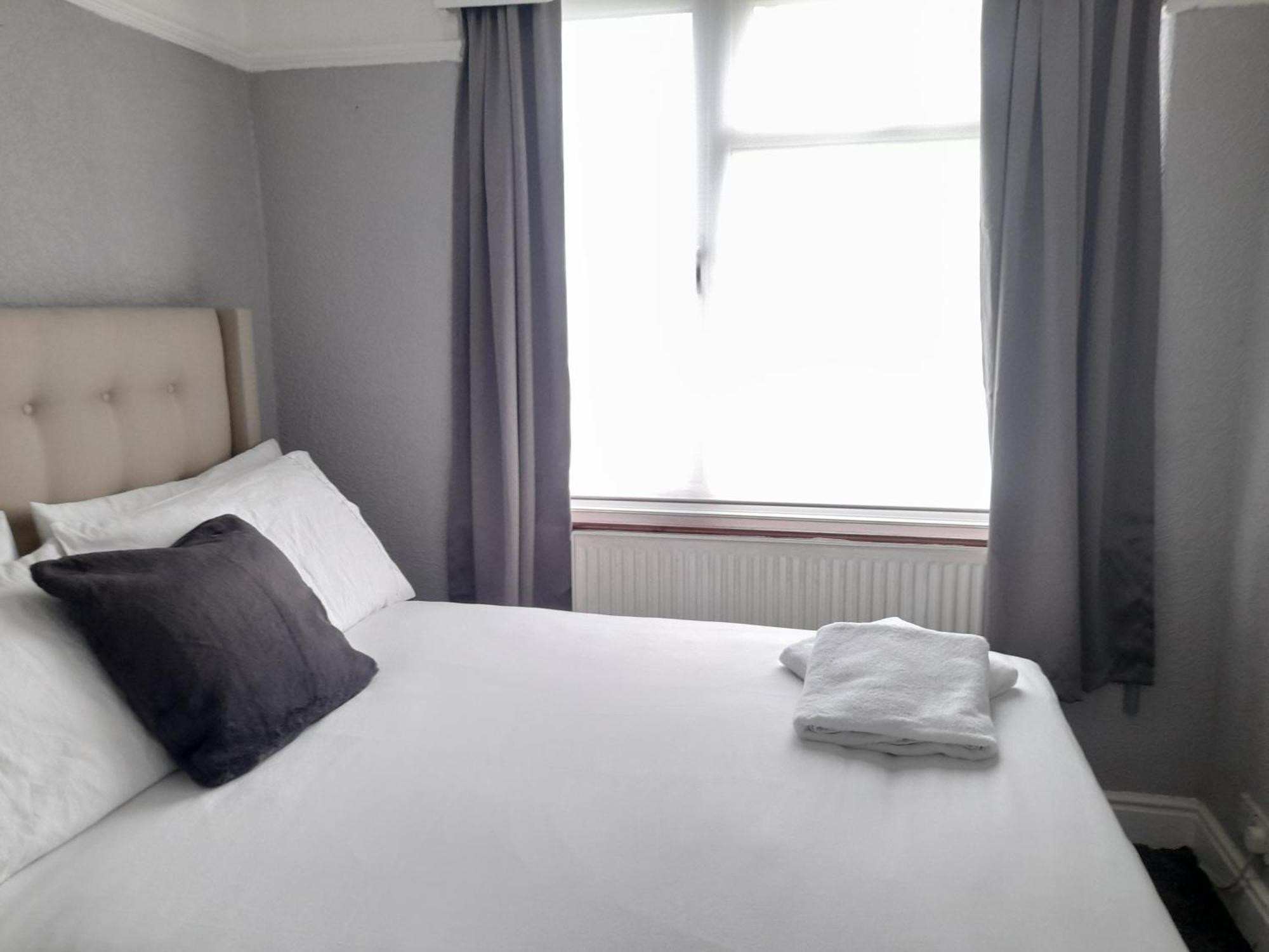 Bright 4-Bed House 15 Min To Manchester Centre Vila Exterior foto