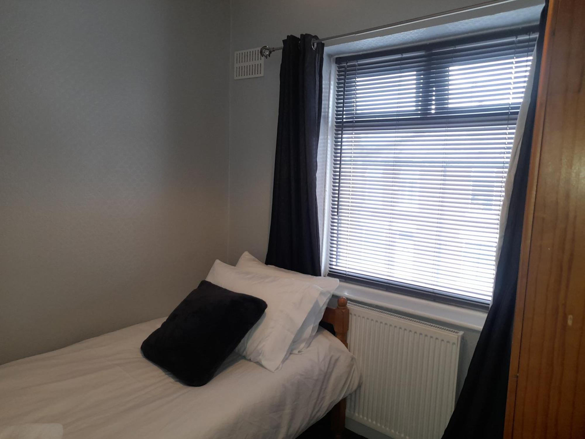 Bright 4-Bed House 15 Min To Manchester Centre Vila Exterior foto