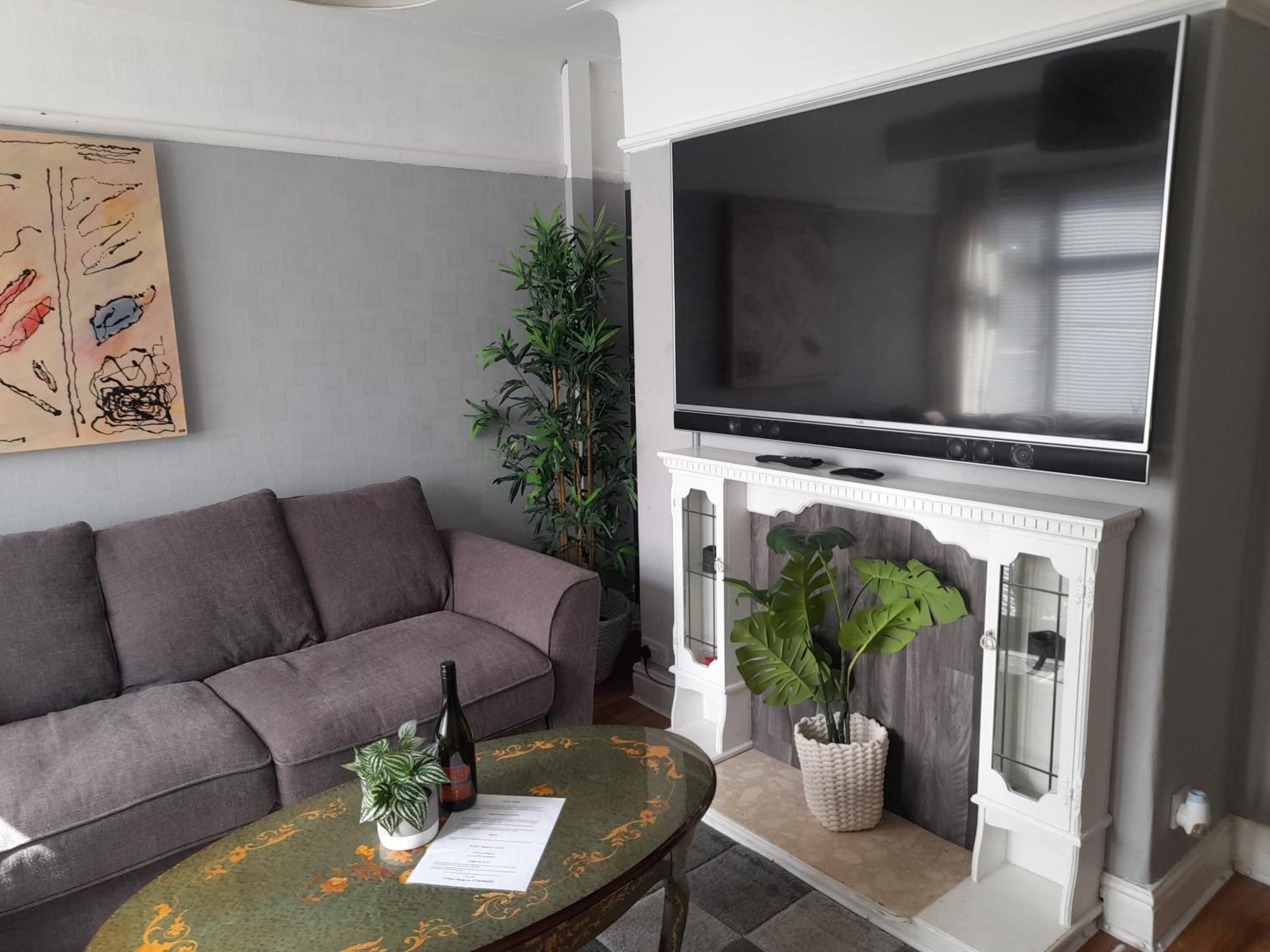 Bright 4-Bed House 15 Min To Manchester Centre Vila Exterior foto