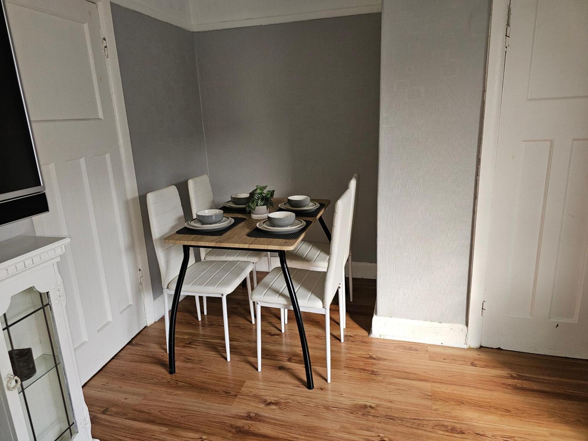 Bright 4-Bed House 15 Min To Manchester Centre Vila Exterior foto