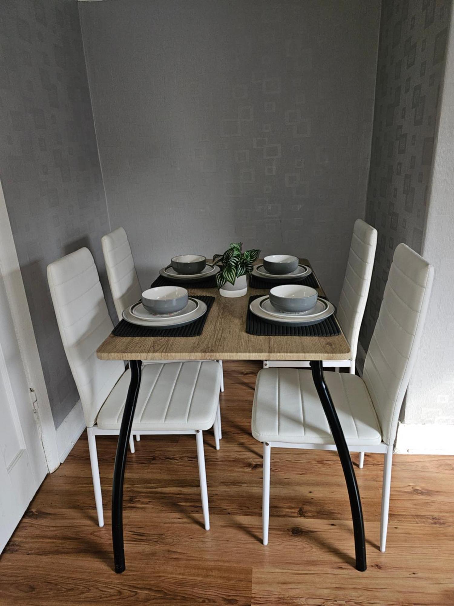 Bright 4-Bed House 15 Min To Manchester Centre Vila Exterior foto